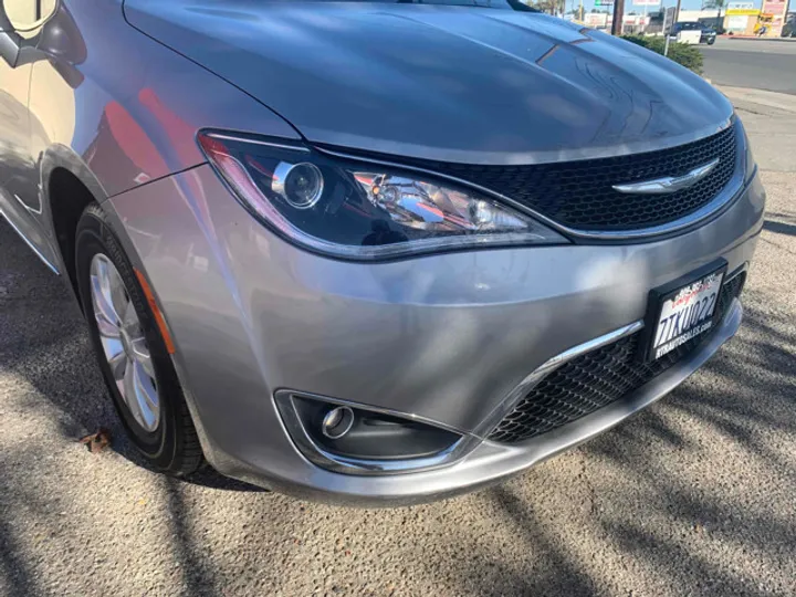 SILVER, 2017 CHRYSLER PACIFICA Image 2