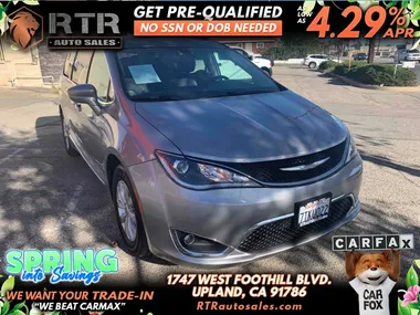 SILVER, 2017 CHRYSLER PACIFICA Image 