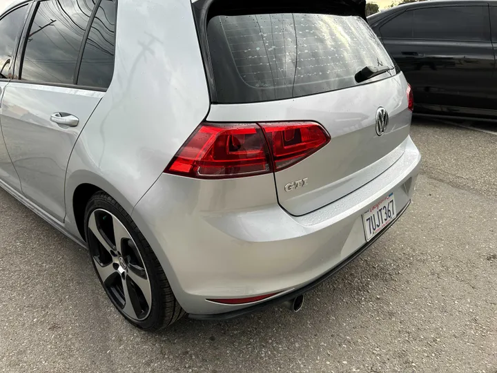 SILVER, 2016 VOLKSWAGEN GOLF GTI Image 9