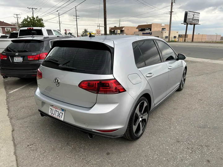 SILVER, 2016 VOLKSWAGEN GOLF GTI Image 12