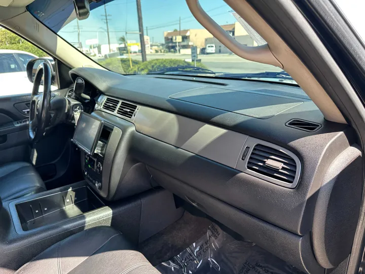 BLACK, 2012 CHEVROLET AVALANCHE Image 46