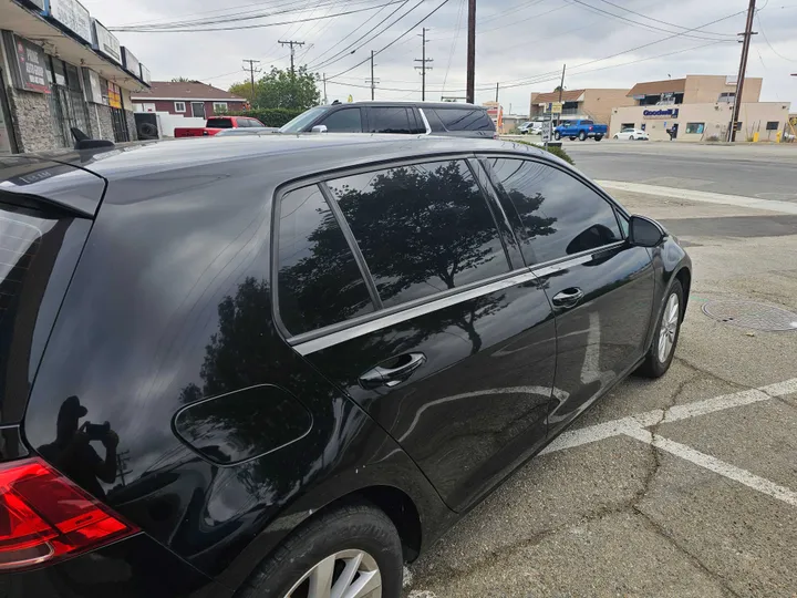 BLACK, 2015 VOLKSWAGEN GOLF Image 17