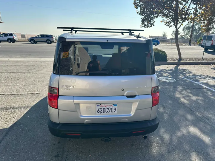 SILVER, 2011 HONDA ELEMENT Image 10