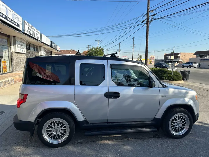 SILVER, 2011 HONDA ELEMENT Image 15