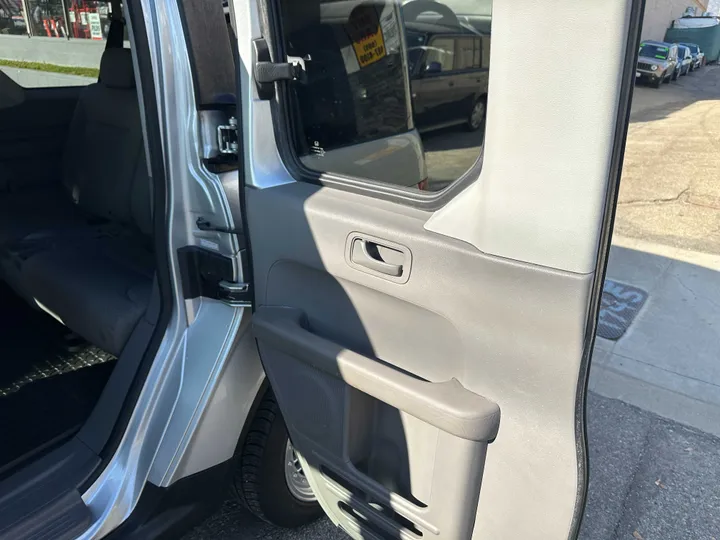 SILVER, 2011 HONDA ELEMENT Image 29