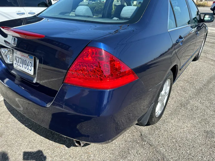 BLUE, 2007 HONDA ACCORD Image 13