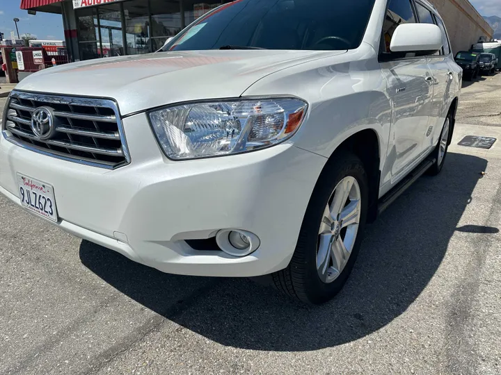 WHITE, 2009 TOYOTA HIGHLANDER Image 6