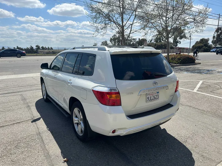 WHITE, 2009 TOYOTA HIGHLANDER Image 8