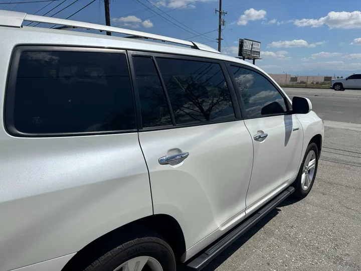 WHITE, 2009 TOYOTA HIGHLANDER Image 16