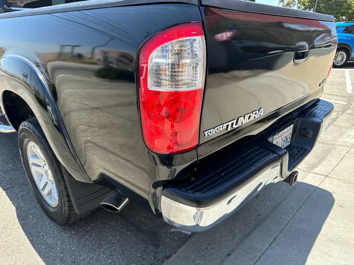 BLACK, 2005 TOYOTA TUNDRA DOUBLE CAB Image 9