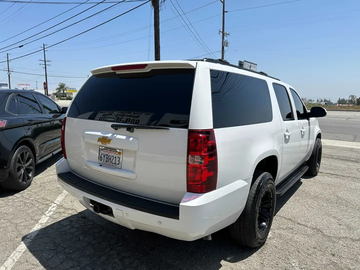 WHITE, 2012 CHEVROLET SUBURBAN 1500 Image 12