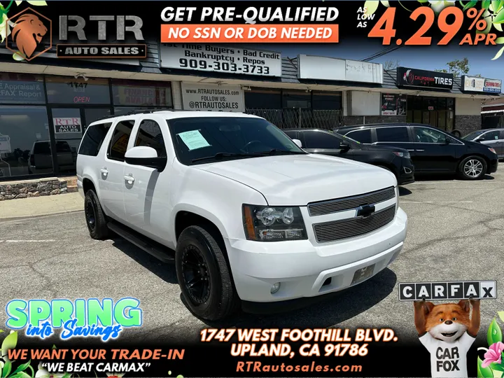 WHITE, 2012 CHEVROLET SUBURBAN 1500 Image 1