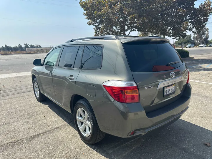 GREY, 2008 TOYOTA HIGHLANDER Image 8