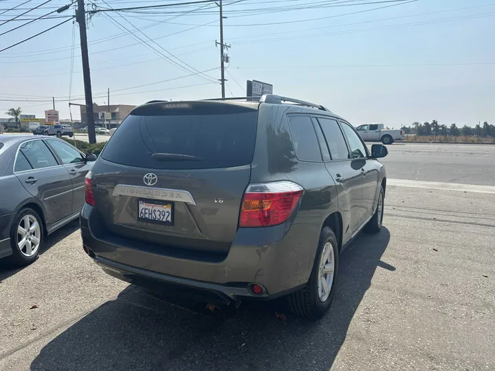 GREY, 2008 TOYOTA HIGHLANDER Image 12