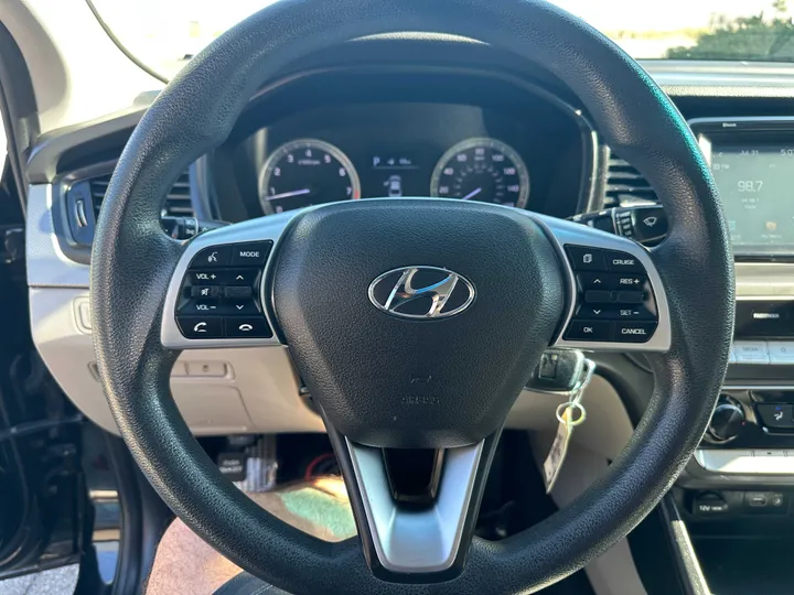 BLACK, 2019 HYUNDAI SONATA Image 24