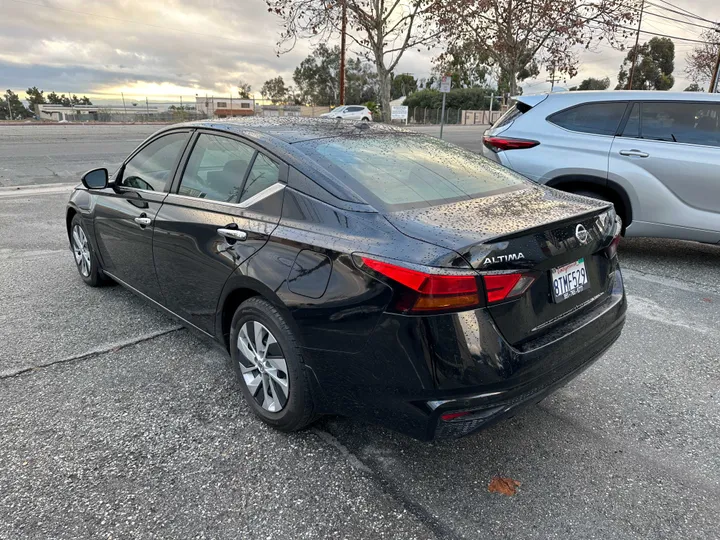 BLACK, 2020 NISSAN ALTIMA Image 8