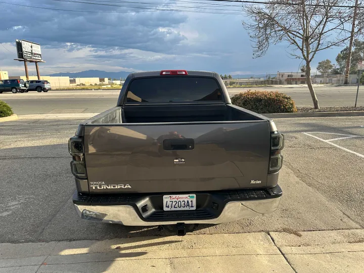 GREY, 2011 TOYOTA TUNDRA CREWMAX Image 10