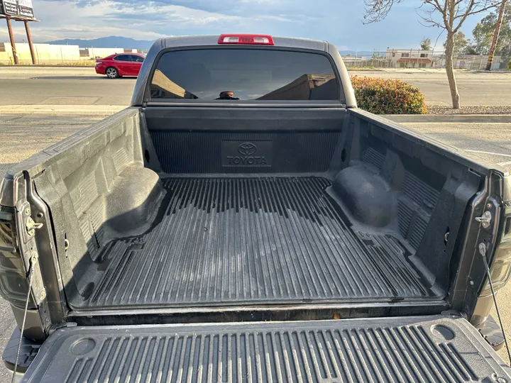 GREY, 2011 TOYOTA TUNDRA CREWMAX Image 12