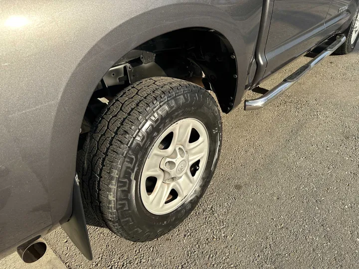 GREY, 2011 TOYOTA TUNDRA CREWMAX Image 16