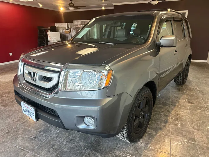 GREY, 2011 HONDA PILOT Image 5