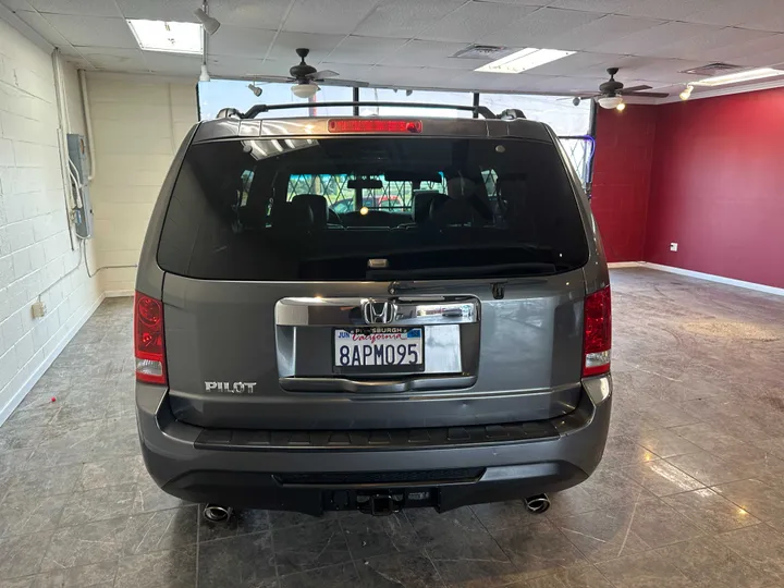 GREY, 2011 HONDA PILOT Image 10