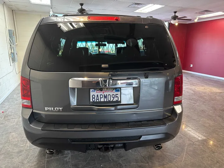 GREY, 2011 HONDA PILOT Image 11