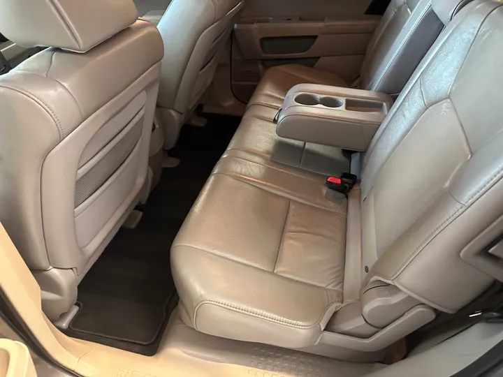 GREY, 2011 HONDA PILOT Image 35