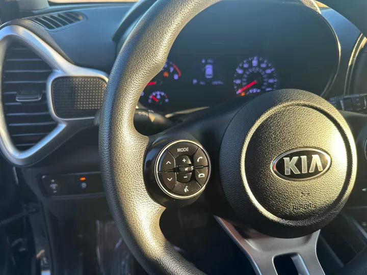 BLACK, 2020 KIA SOUL Image 23