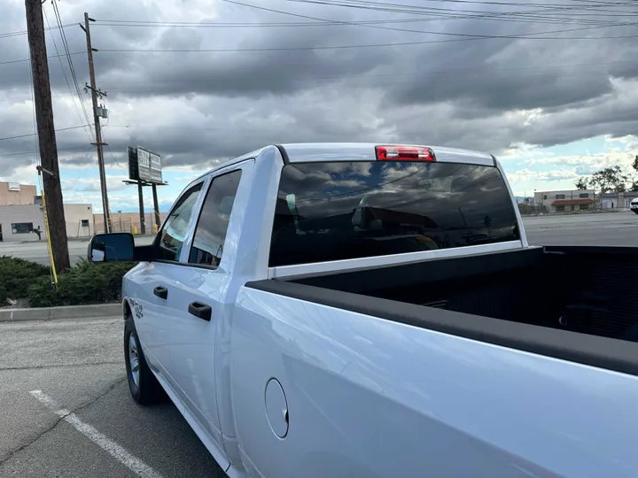 WHITE, 2020 RAM 1500 CLASSIC QUAD CAB Image 19