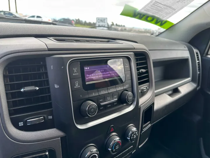 WHITE, 2020 RAM 1500 CLASSIC QUAD CAB Image 29