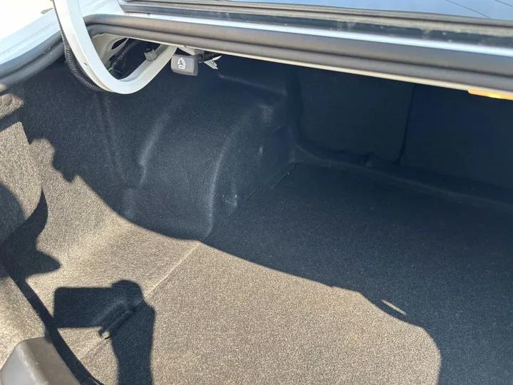 2018 CHEVROLET MALIBU Image 42