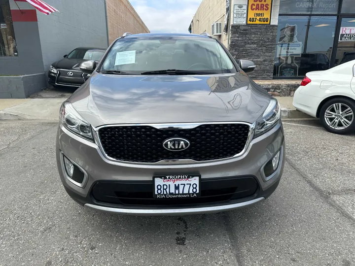 SILVER, 2016 KIA SORENTO Image 4