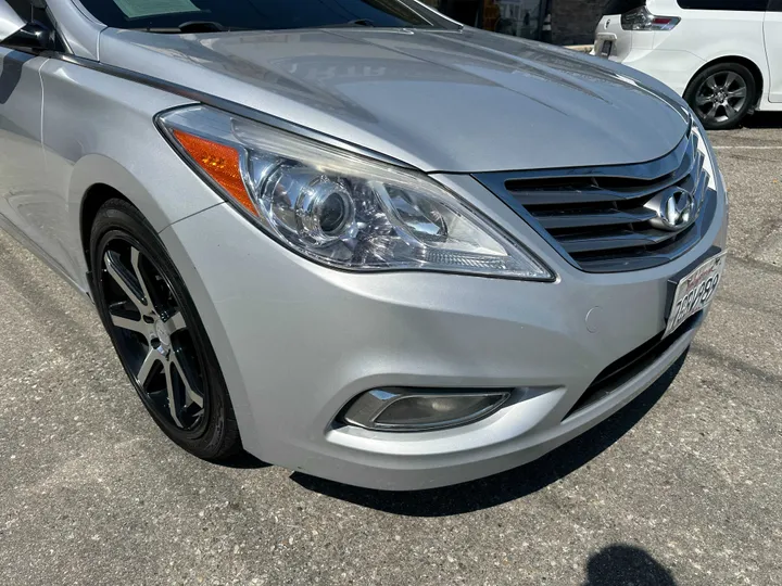 SILVER, 2014 HYUNDAI AZERA Image 2