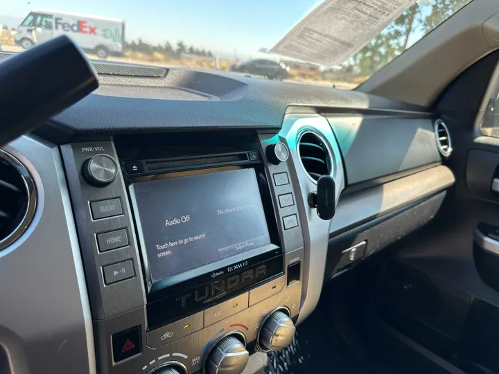 BLUE, 2014 TOYOTA TUNDRA DOUBLE CAB Image 30