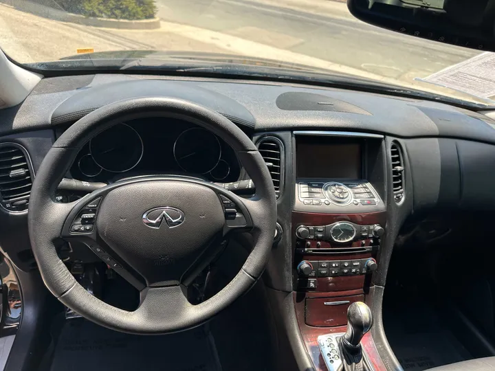 BLACK, 2014 INFINITI QX50 Image 24