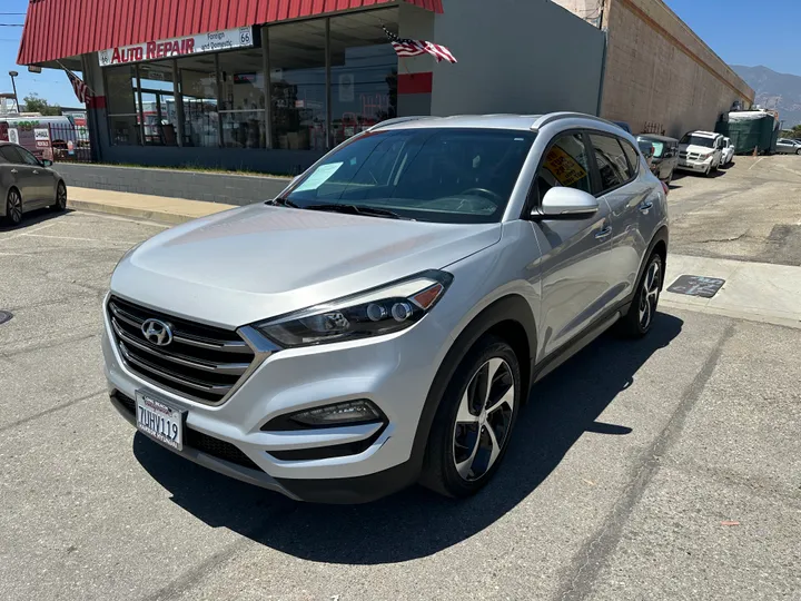 SILVER, 2016 HYUNDAI TUCSON Image 5