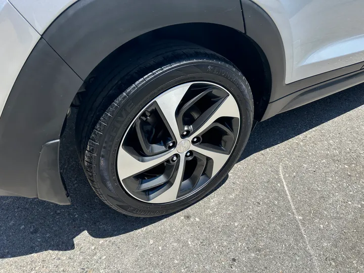 SILVER, 2016 HYUNDAI TUCSON Image 15