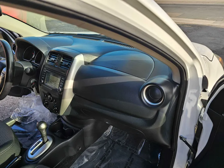 WHITE, 2016 NISSAN VERSA Image 42