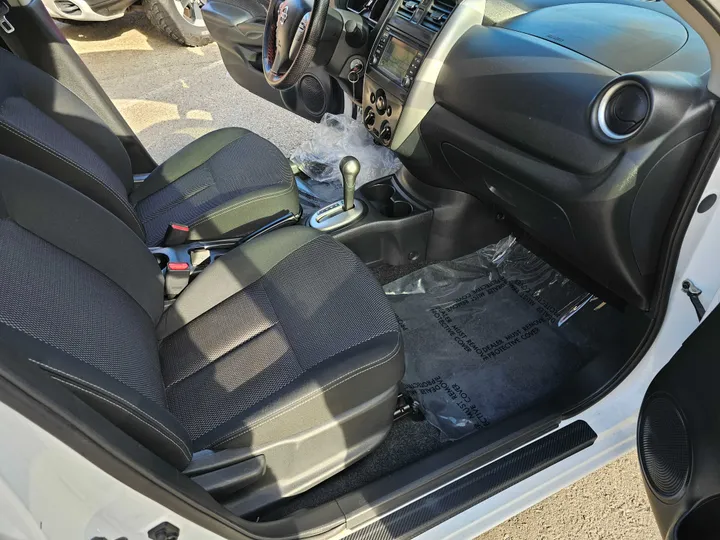 WHITE, 2016 NISSAN VERSA Image 44
