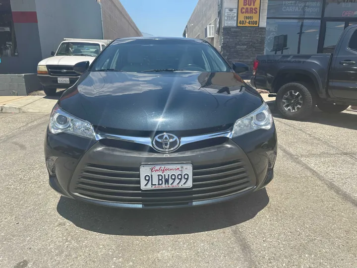 GREY, 2015 TOYOTA CAMRY Image 4