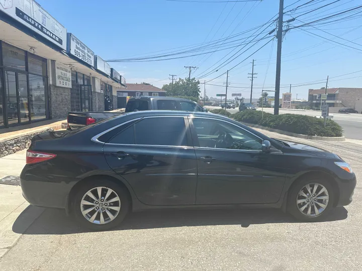 GREY, 2015 TOYOTA CAMRY Image 14