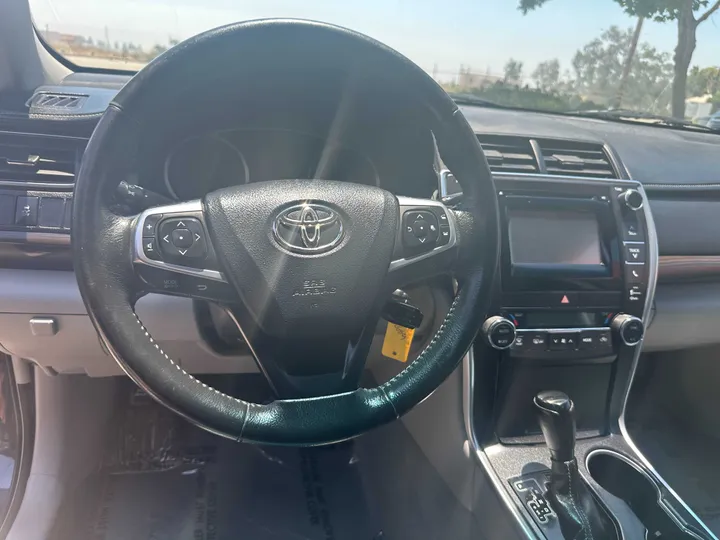 GREY, 2015 TOYOTA CAMRY Image 23