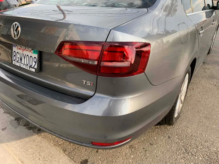 GRAY, 2016 VOLKSWAGEN JETTA Image 13