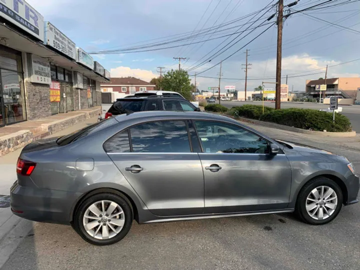 GRAY, 2016 VOLKSWAGEN JETTA Image 14