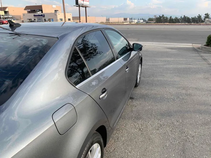 GRAY, 2016 VOLKSWAGEN JETTA Image 16