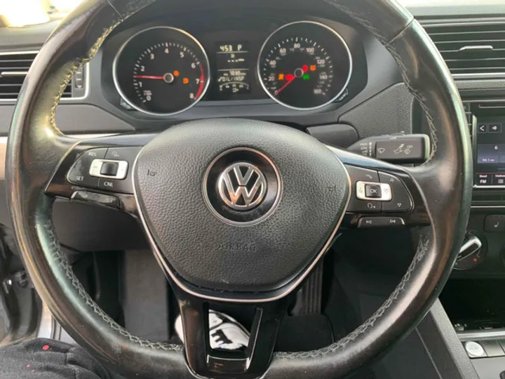 GRAY, 2016 VOLKSWAGEN JETTA Image 23