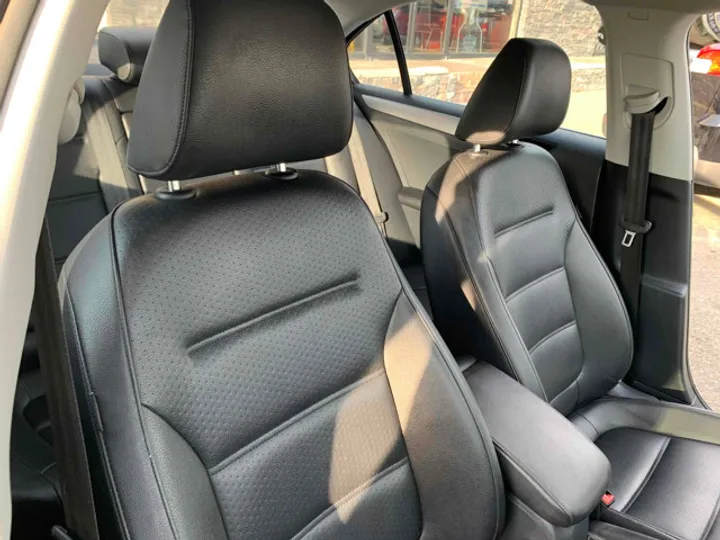 GRAY, 2016 VOLKSWAGEN JETTA Image 45