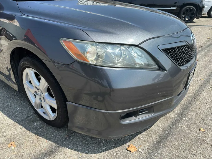 GREY, 2009 TOYOTA CAMRY Image 2