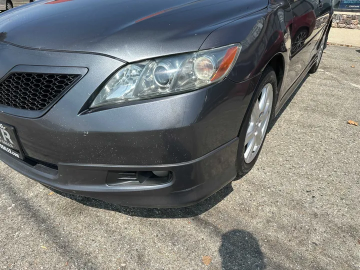 GREY, 2009 TOYOTA CAMRY Image 6