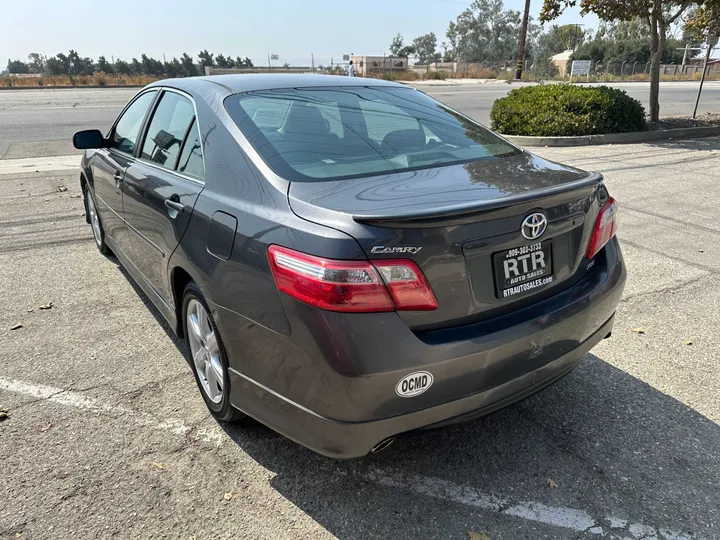 GREY, 2009 TOYOTA CAMRY Image 8